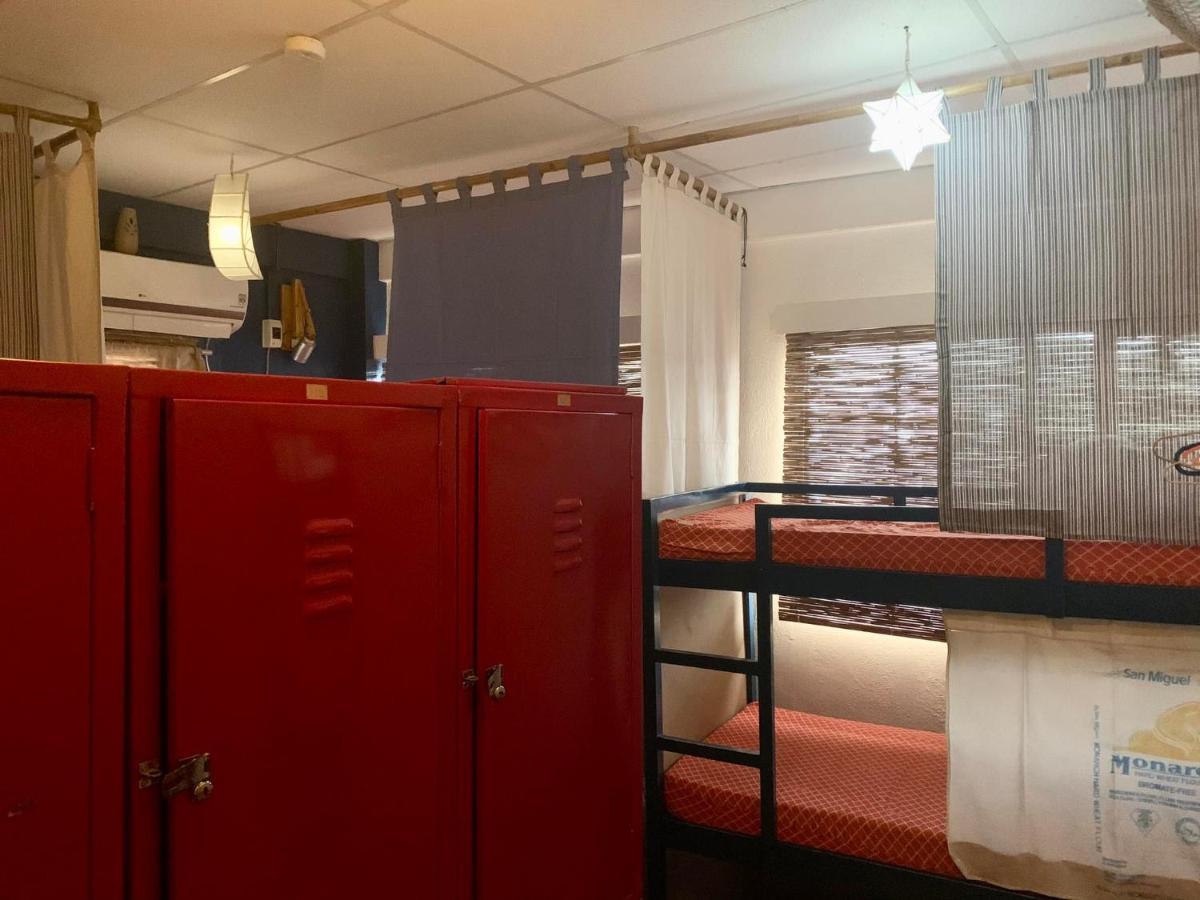 Moon Fools Hostel Панглао Экстерьер фото