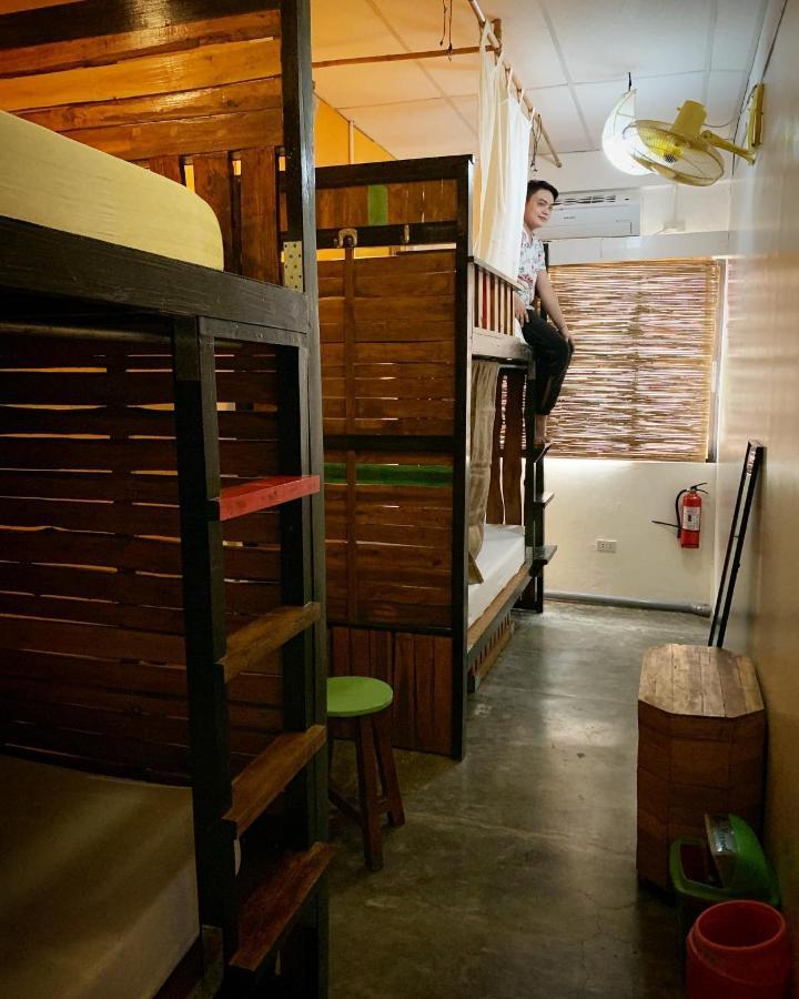 Moon Fools Hostel Панглао Экстерьер фото