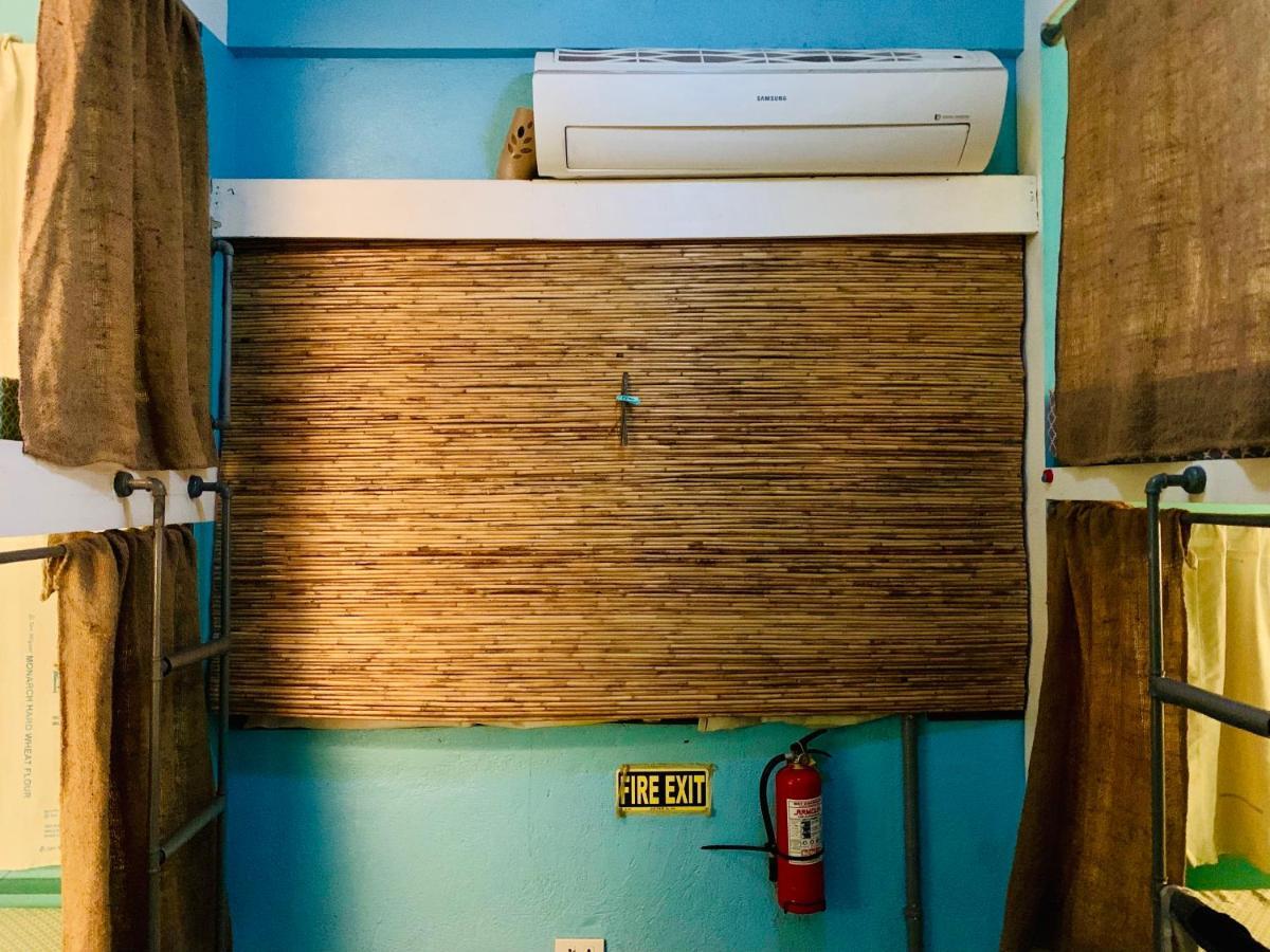 Moon Fools Hostel Панглао Экстерьер фото