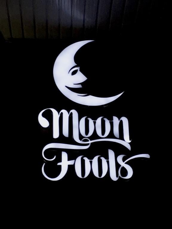 Moon Fools Hostel Панглао Экстерьер фото
