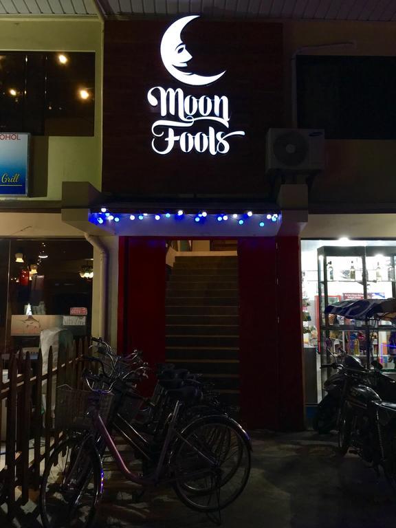 Moon Fools Hostel Панглао Экстерьер фото