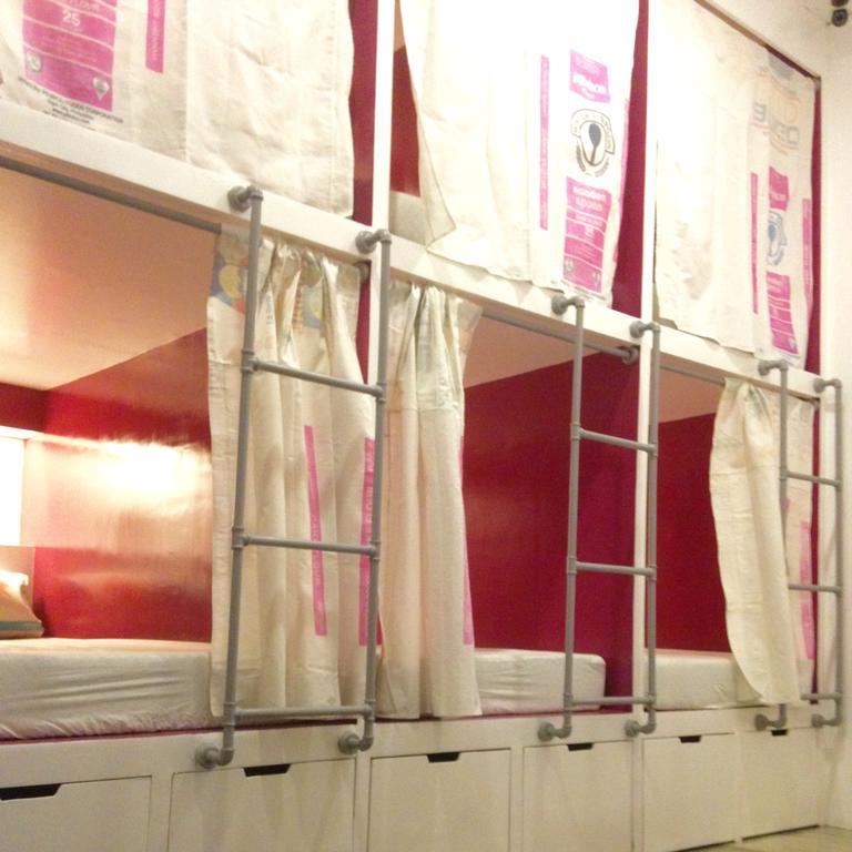 Moon Fools Hostel Панглао Экстерьер фото