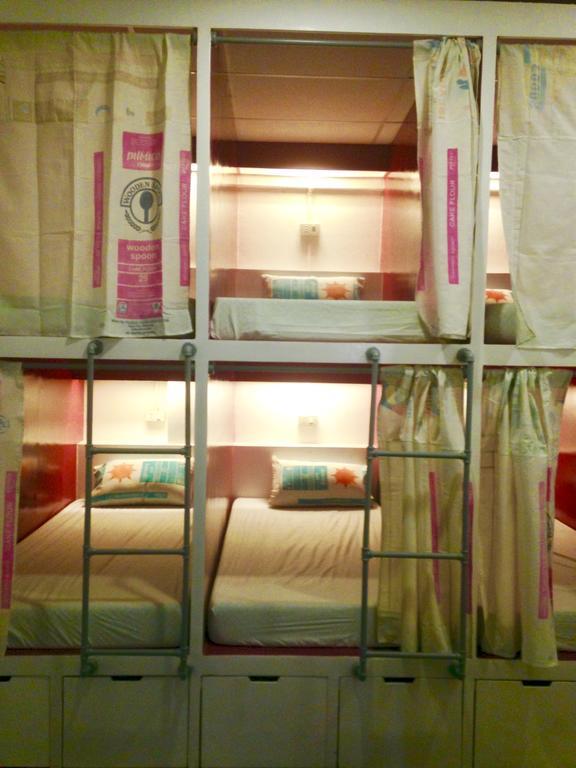 Moon Fools Hostel Панглао Экстерьер фото